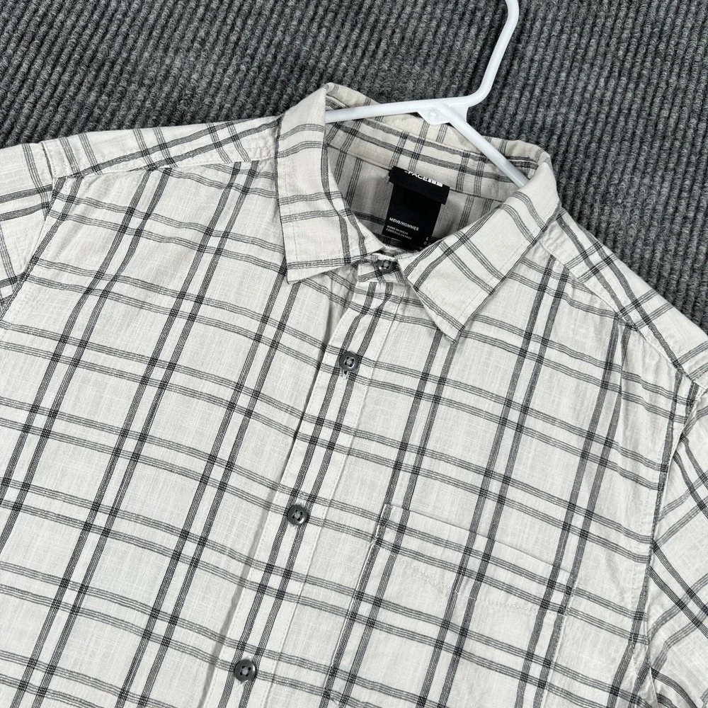 The North Face Shirt Mens Large Gray Plaid Short Sleeve Button Up Outdoor Hiking